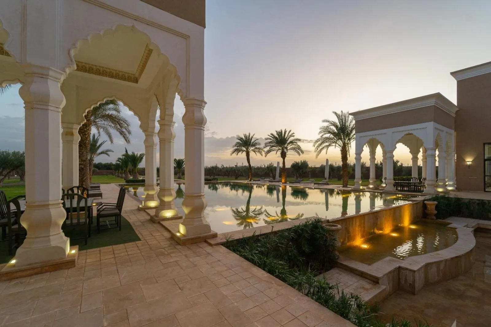 Palais Les Orchidees contacts